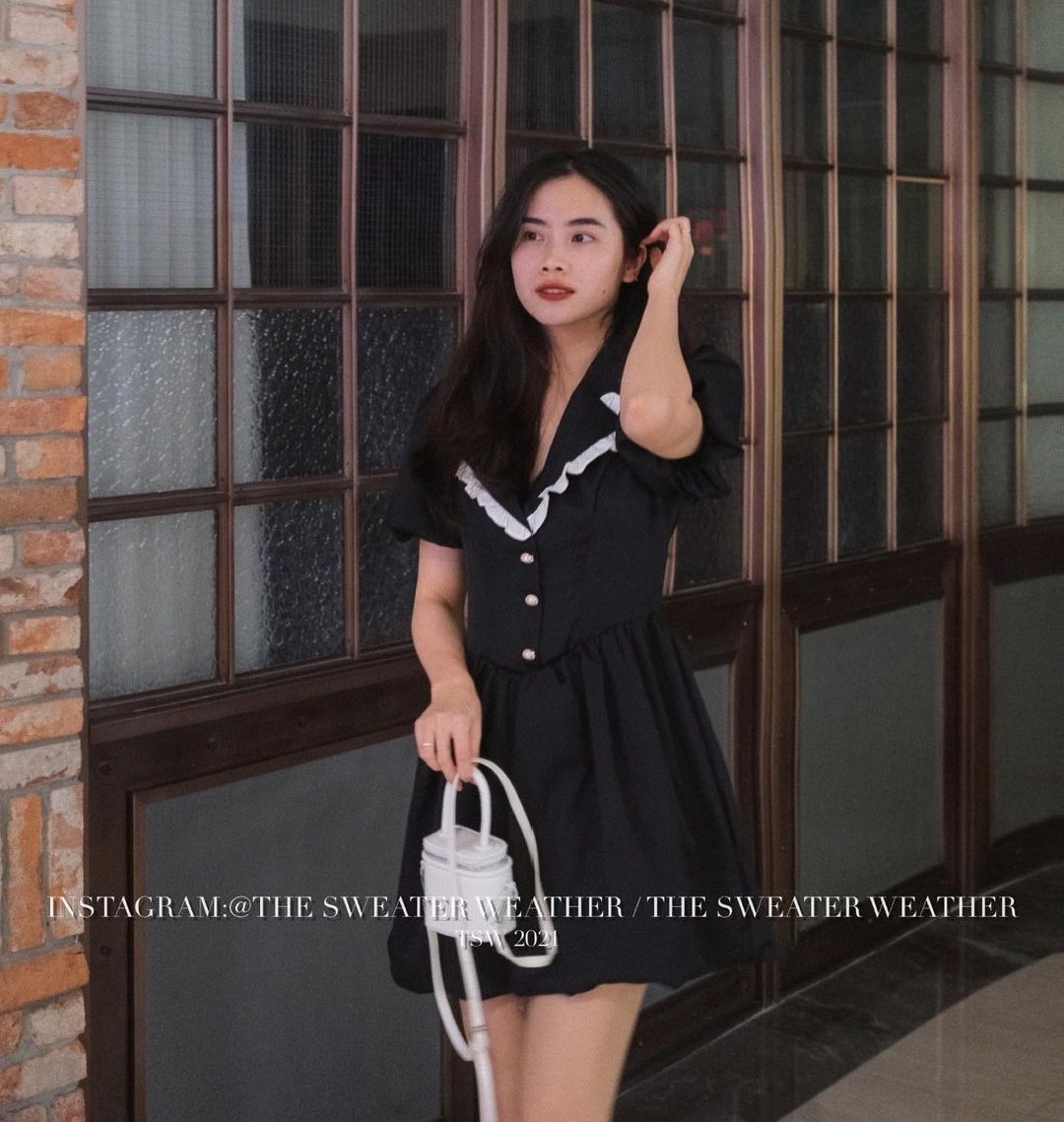 Váy đen tay bồng pha viền cổ trắng 622
