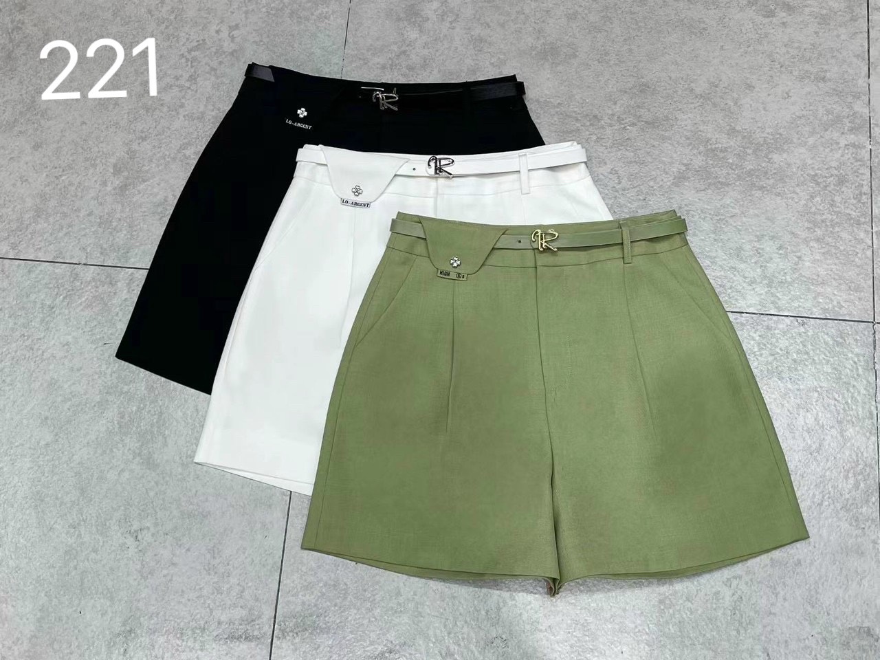Short kèm tag hình hoa đá 211