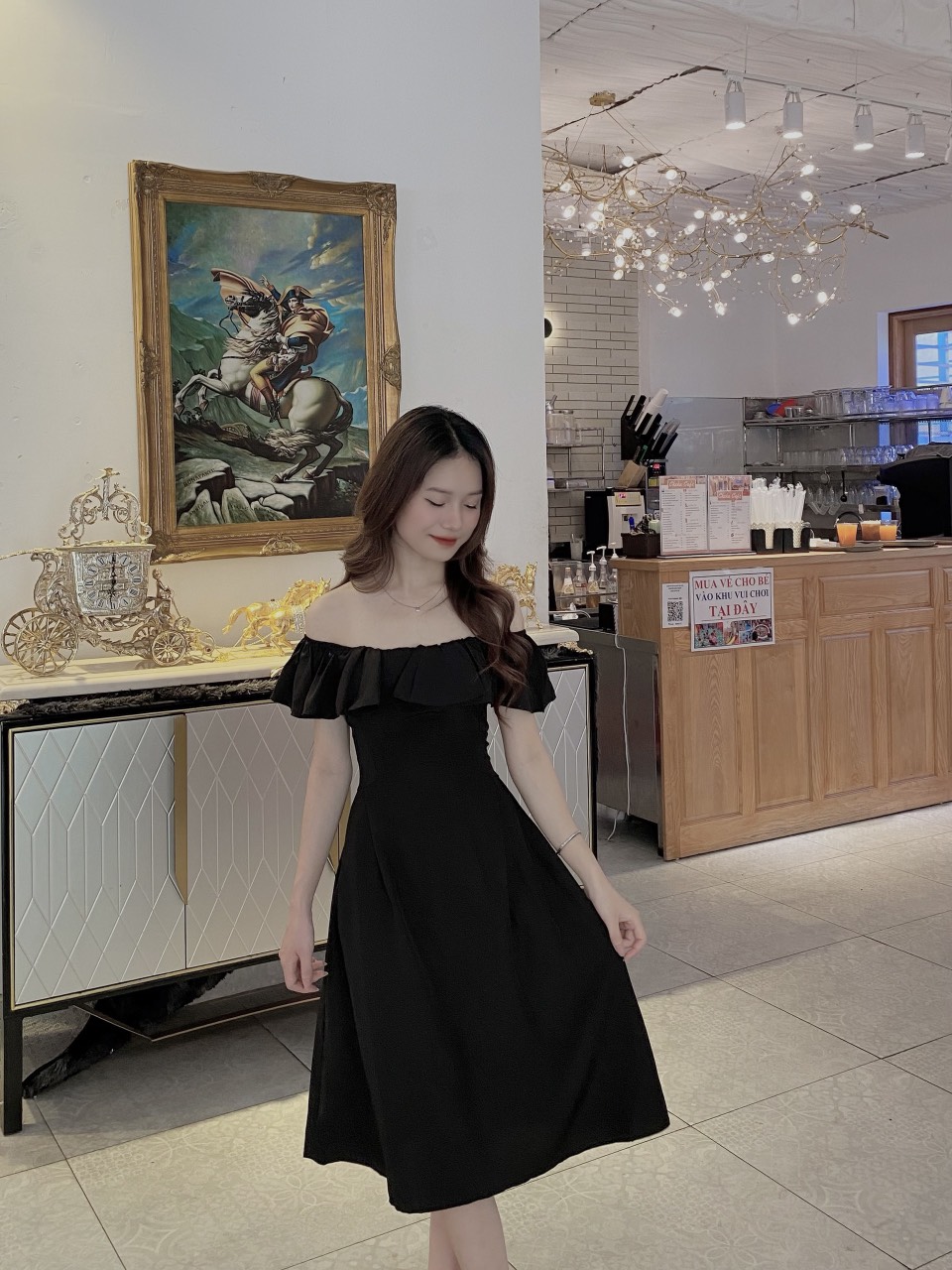 Váy trễ vai bèo dáng dài hai màu đen trắng mã 010     
