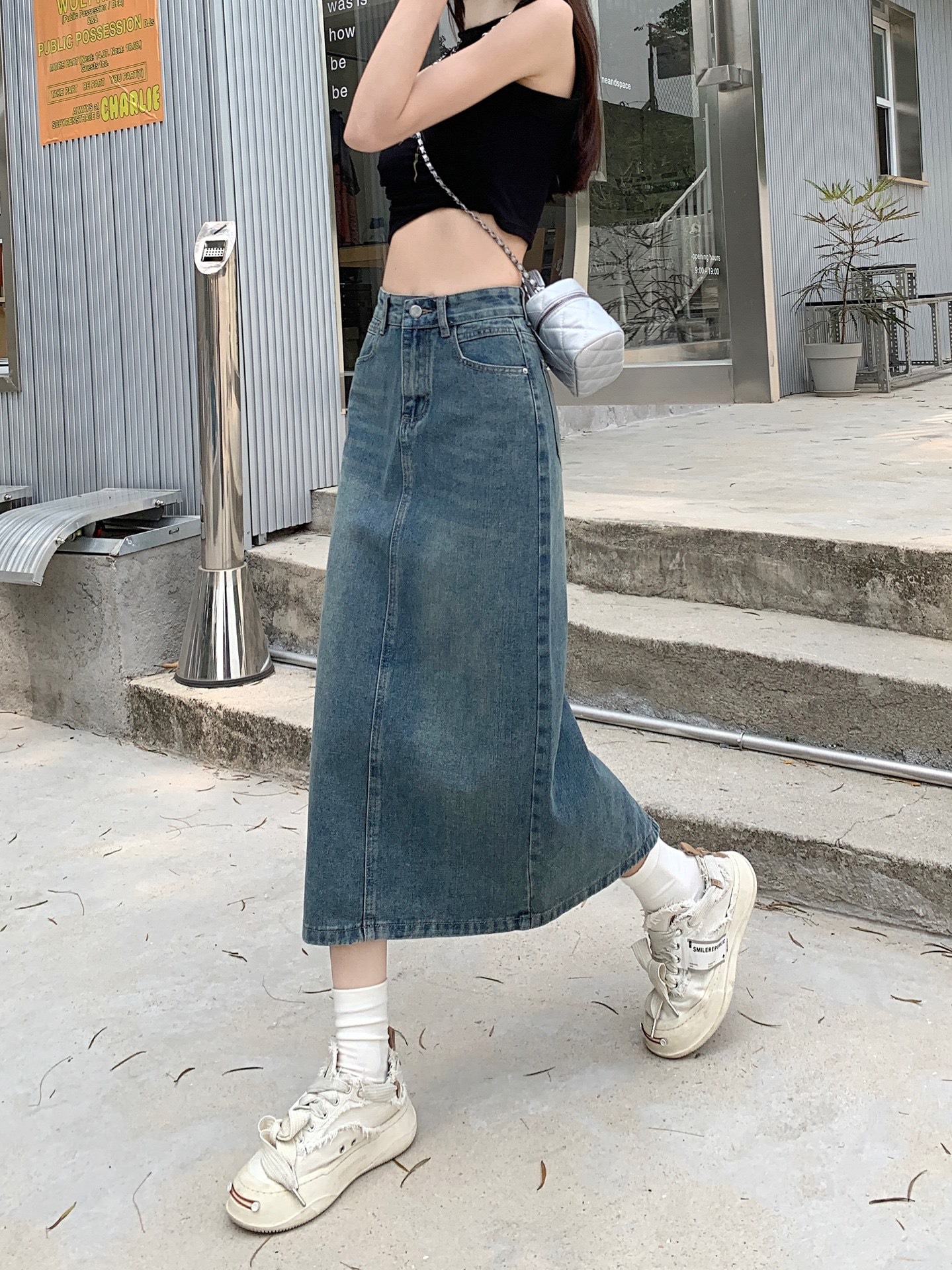 Chân váy bò denim jeans xanh dáng dài chữ A xẻ tà phía sau Chanvayjeanxesau_P11K1