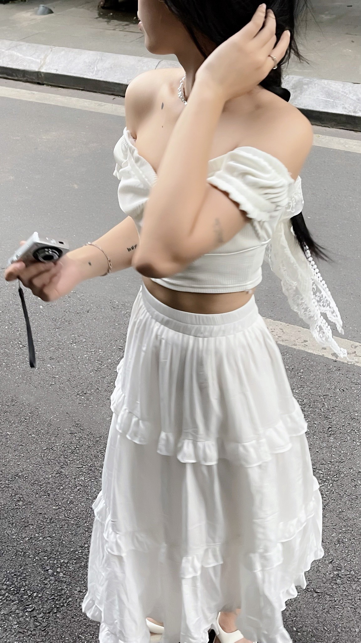 Áo crop top trễ vai Crttrevai2402